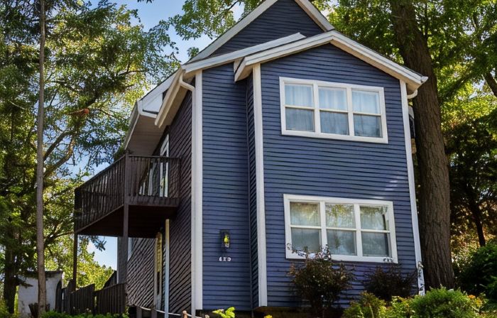 Waterfront Adventure & Relaxation: Kayaks, Sup, and Hot Tub on Site