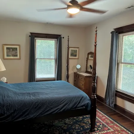 Cozy Brick house - 3 BR, 2 1/2 Bath, fenced in back yard with privacy fence.