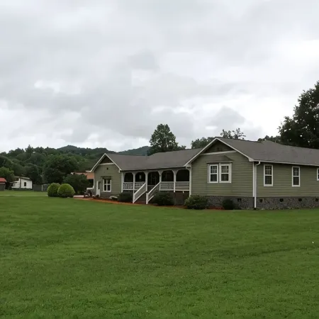 Deep Creek Apt#2, 2Bd/2Ba, A+ location just a mile from Nat Park, Train, Bryson