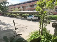 บ้านบางรัก เรสซิเดนซ์ - ที่มีที่จอดรถ