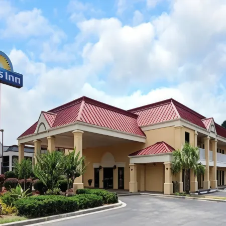 Days Inn by Wyndham Dillon