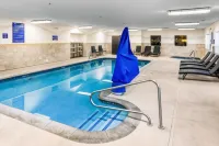 Crystal Inn Hotel & Suites - West Valley City - С бассейном