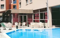 Adonis Gapotel - Swimmingpools