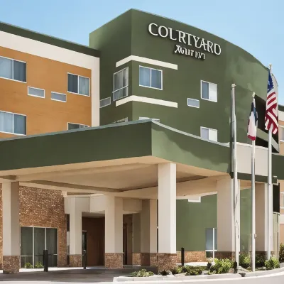 Courtyard El Paso East/I-10 Hotels near Jungle Jaks