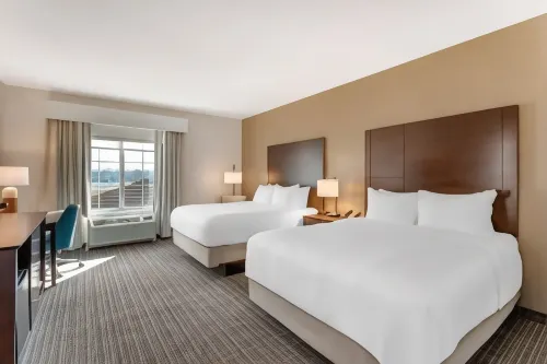 Comfort Inn & Suites Verona at Turning Stone Resort Casino