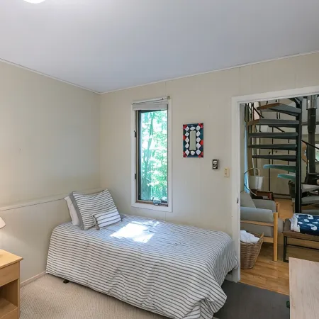 Coolfont 4 Bdrm, Lots of Beds! Cozy Wooded Cottage.