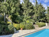 Spacious villa in extensive private grounds overlooking Ahai bay near Erimitis - Villas