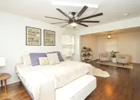 Luxurious 5-Bedroom Lakeside Retreat with Hot Tub, Fire Pit and Dolly Room - Boutique