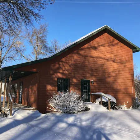 5 BR/2.5 BA Hunting & Fishing Lodge