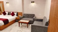 Royal Inn by White Panda Hotels - Airport Shuttle