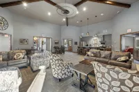 A-Frame of Mind in tranquil Lead with AC, WiFi, hot tub and outdoor pool access - Homestays