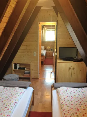 Eichhörnchen-in der Natur Zuhause-fass-sauna im Garten - 2-Star