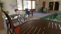 Country Inn Walker - Pools