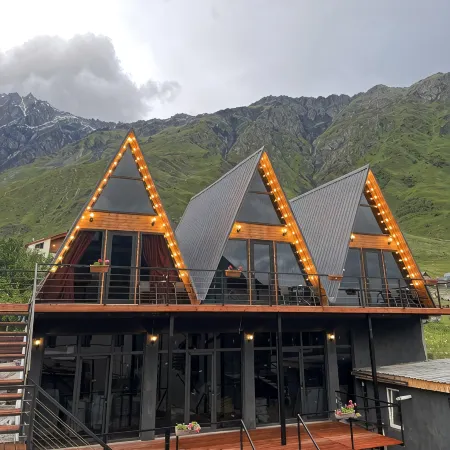 Pyramid Kazbegi Apartments