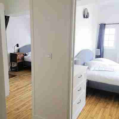 Superb apartment - heart of old town -  Cathedral view Rooms
