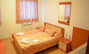 Persey Flora Apartments
