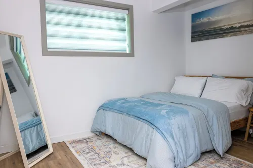 Comfy 2BR Guest Suite in Leduc 12 Mins to YEG Airport - 2-Star