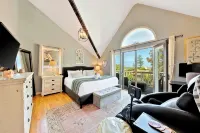 La Jolla Beach House. 2 Minute Walk to the Beach! - 5-Star