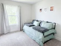 Luxury Townhome - Pool Access - Fast WiFi - Near Beaches & Shopping - Wifi