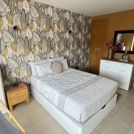 Large villa, private swimming pool, lagoon, beaches and 4 golf courses nearby
