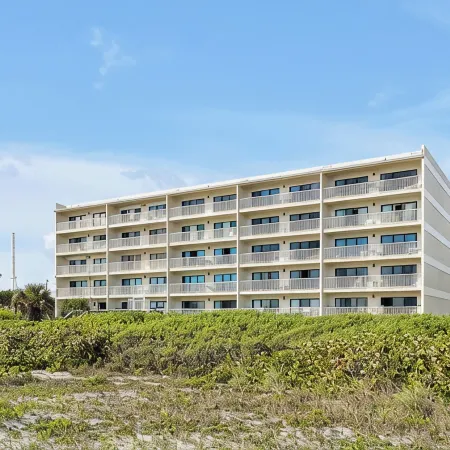 Family Beachfront Condo - Cocoa Beach Boardwalk - Pool