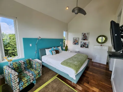 "Gorgeous, 4-bedroom, 4.5-bathroom home with Beautiful Water and Sunset Views - Интернет