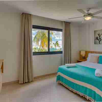 Royal Penthouse Ste/Private Picuzzi/3BR, 5 min from the beach Rooms