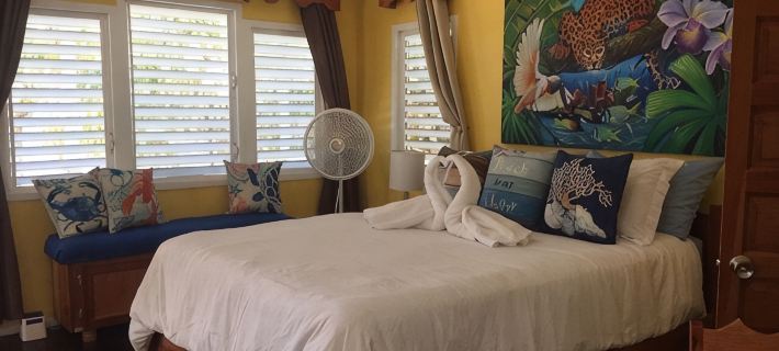 Beach Front Cottage in the heart of Placencia Village Hotels in Placencia