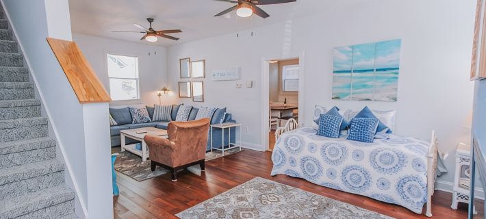 Airy and bright, Cottage Blue Welcomes You! Hotels in LaPorte County