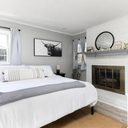 Creekside Getaway - Close to DT & Lake