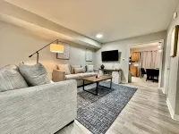 2 Bed/1.5 Bath Apartment - Homestays