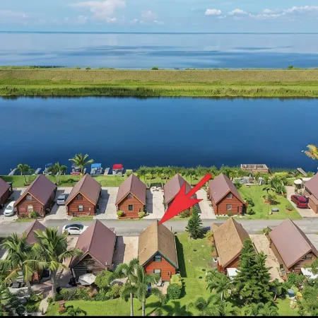 Vibrant Sunsets and Lush Landscaping on Lake Okeechobee