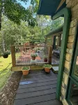 Charming 3-bedroom cabin with WiFi, AC in lovely Eagle River sleeps 8 people.