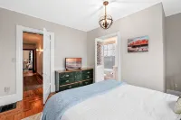3BR Oceanview Townhouse on Boulevard I Walk to downtown l Sleeps 8 - Balcony