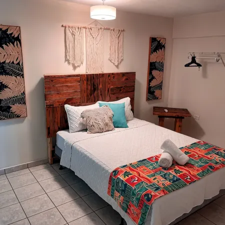 Remodeled Apartment-electric generator-8 min to beach