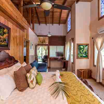6 Bdr Villa / Rooftop with amazing views/ Centrally Located Rooms