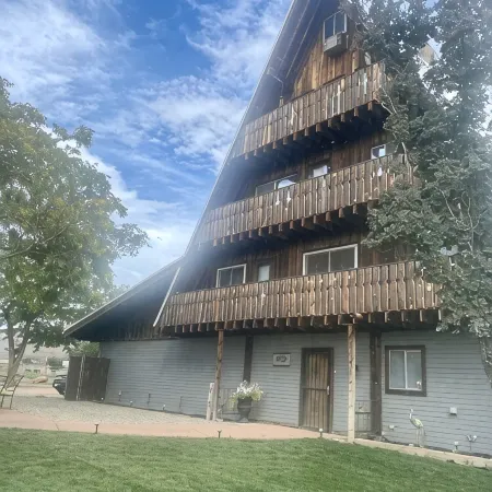 Welcome to wine country Colorado, relax @ the Palisade Chalet on your next trip.