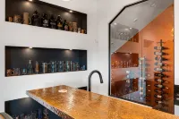 New Custom Modern Luxury Chalet•Mountain Views•Hot Tub•Fire Pit•Arcade•Pets - 5-Star