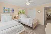 Coral Cove: Walk to the Beach! Heated pool! Prime North End! - Beach