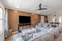3Br, 2BA: Cape Fear Coastal Escape Near Beach, Downtown, Golf, Restaurants! - 4-Star
