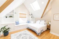 The Queen Anne: Spacious New Haven Retreat, Close to Yale & Downtown - 4 ดาว