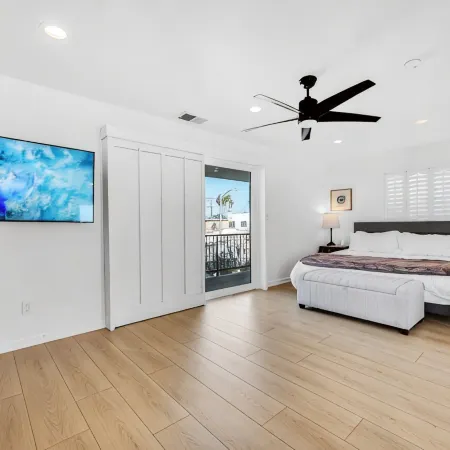 Luxury Villa in Belmont Shores 4 Bedrooms 3 Bath