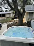 130 Acres with cabin in the woods-- 7 miles from downtown Boerne - Chalets