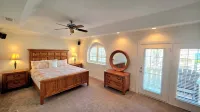 Private Home,4300Sqft,Direct Beach Access,6 Bedrooms w/6 Ensuite Baths+Elevator! - ジャグジー
