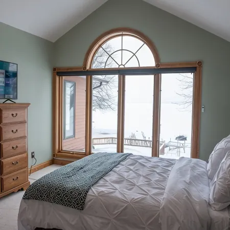 Lake Front House with Pool and Hot Tub and Game Room