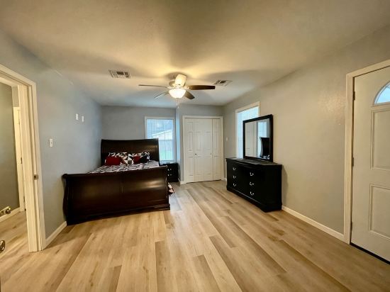 Amazingly clean, unique and spacious 4 Bedroom home near Casinos