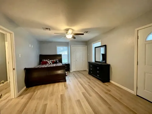 Amazingly clean, unique and spacious 4 Bedroom home near Casinos - Bungalows