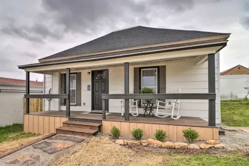 Historic West Plains Home: Walk to MSU + Dtwn - Wi-Fi