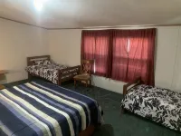 Trail Side Inn 4 bed 2 bath with trail access to 4 Hatfield-McCOY trails system - 2 étoiles