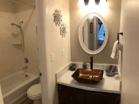 Cozy condo, walking distance to trails, shops, restaurants, fitness center. - Gym